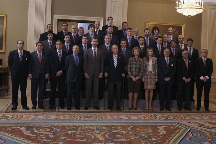 Familia Real junto a Selección Española de Balonmano