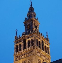 Imagen de Giralda de Sevilla Iluminada