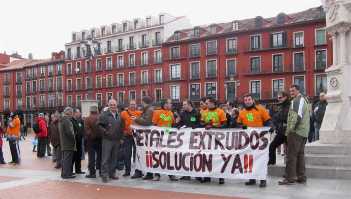 Trabajadores de Metales Extruidos en una de sus protestas