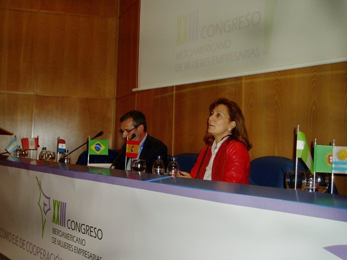 La presidenta de la FAPE, Elsa González. 