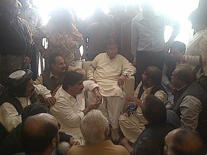 El expresidente paquistaní Pervez Musharaf a su llegada a Karachi