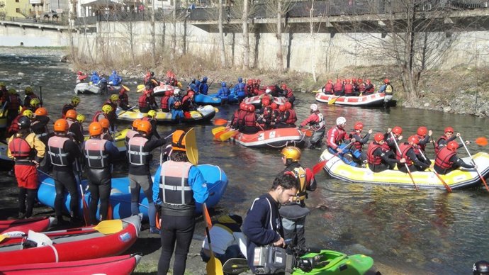Descensos En Rafting En El Noguera Pallaressa En Llavorsí