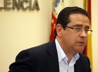 Bellver (PP) pide a los socialistas que "dejen de arrastrarse en el tripartito"