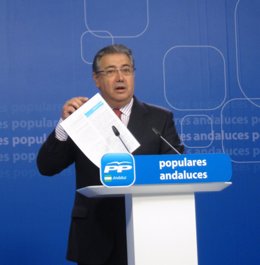 El presidente del PP-A, Juan Ignacio Zoido, hablando sobre los ERE