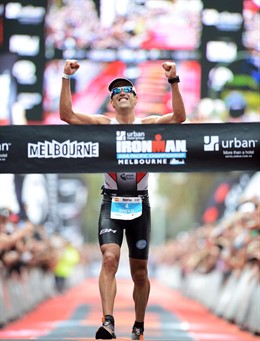 Eneko Llanos se impone en el Ironman de Melbourne