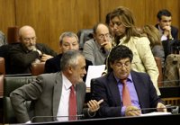 AV.- Valderas se replanteará el pacto si la Justicia "afecta" por el caso ERE "a quienes están sentados en el Gobierno" 