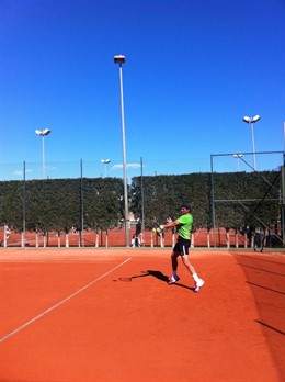 Rafa Nadal entrenando en tierra batida
