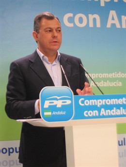 El secretario general del PP-A, José Luis Sanz, en rueda de prensa