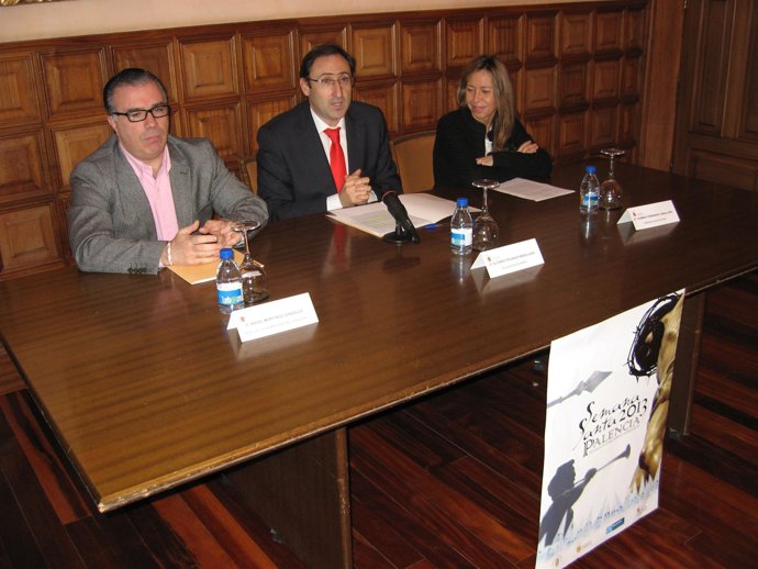 Alfonso Polanco y Ángel Martínez tras la firma del convenio