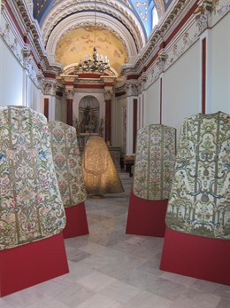 Piezas del Ayuntamiento de la muestra 'Textiles Ornamentales Religiosos' 