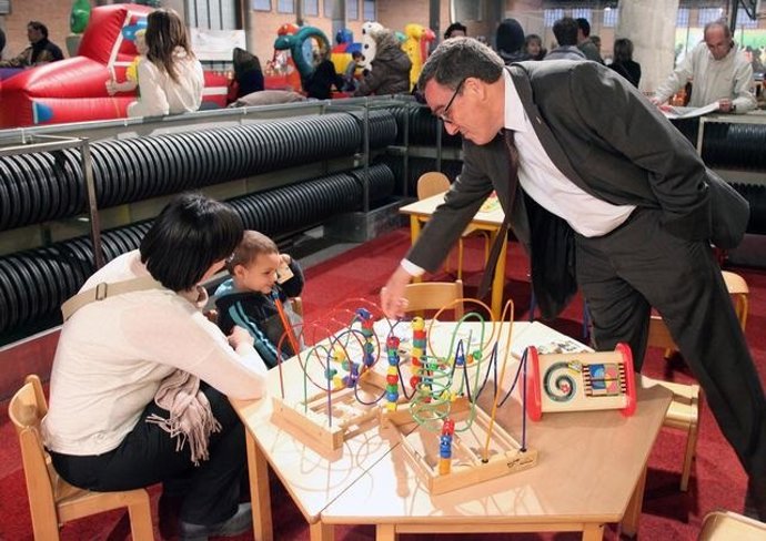 El alcalde de Lleida, Àngel Ros, en el VI salón Cucalòcum Primavera