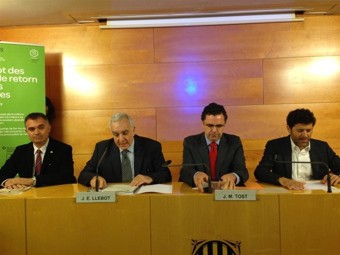 J.Figueras, J.E.Llebot, J.M.Tost y M.Roset