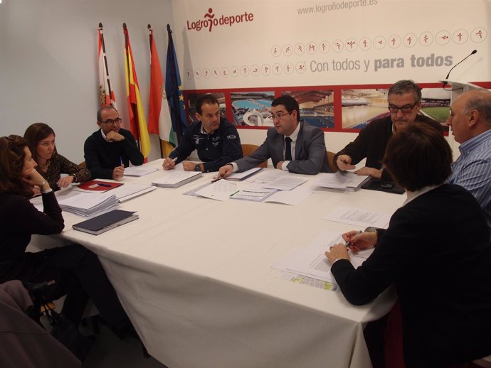 Imagen de la reunión del Consejo de Administración de Logroño Deporte       