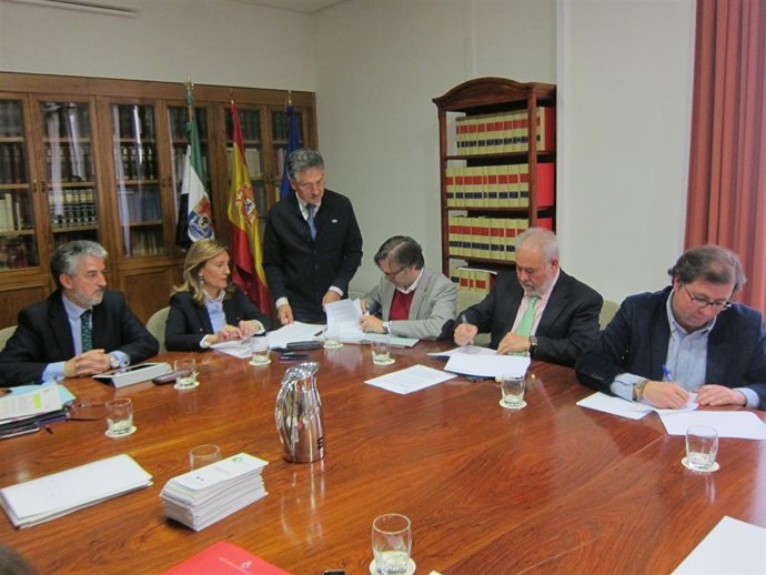 Firma Convenio Entre Interior Y Aytos Para Plantas Descontaminación Nuclear