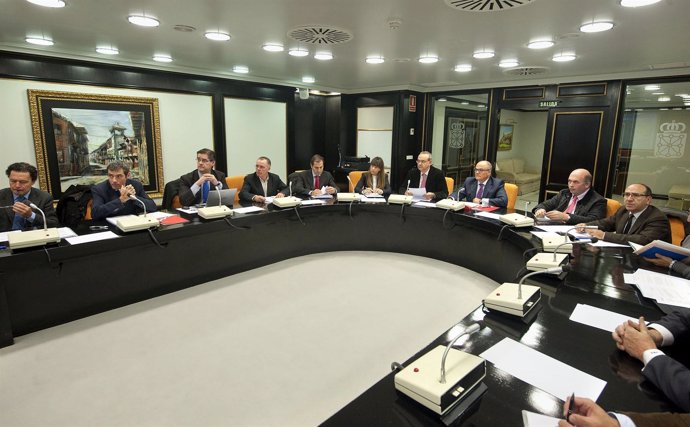 Imagen de una reunión de la Comisión de Ordenación del Territorio. 