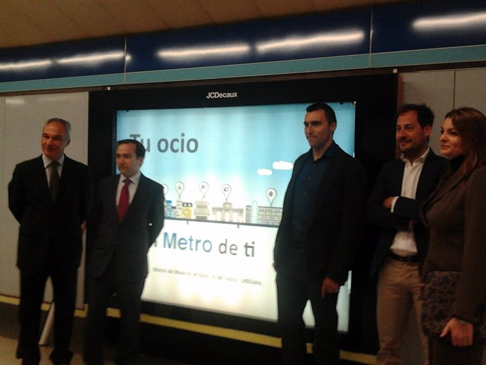 Carabante presentando campaña de promoción de Metro