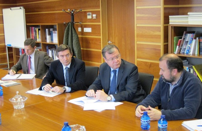 Silván en la reunión de la Mesa de la Resina