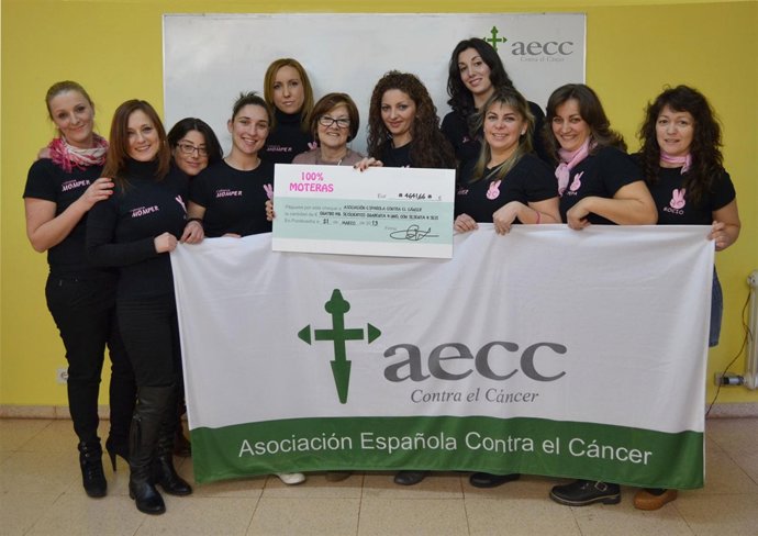 Moteras solidarias campaña contra el cáncer.