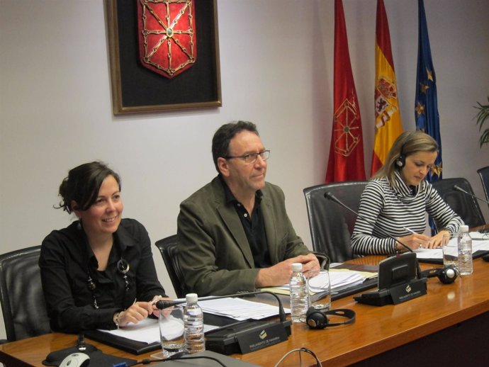 Representantes de Euskalerria Irratia en en el Parlamento