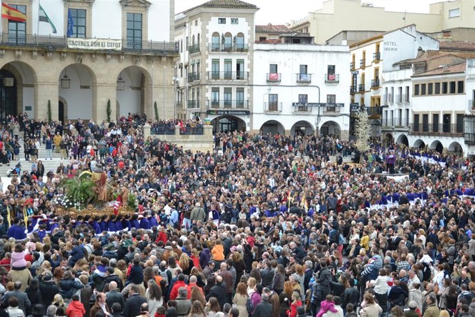 Procesión De 'La Burrina' El Pasado Domingo De Ramos En Cáceres