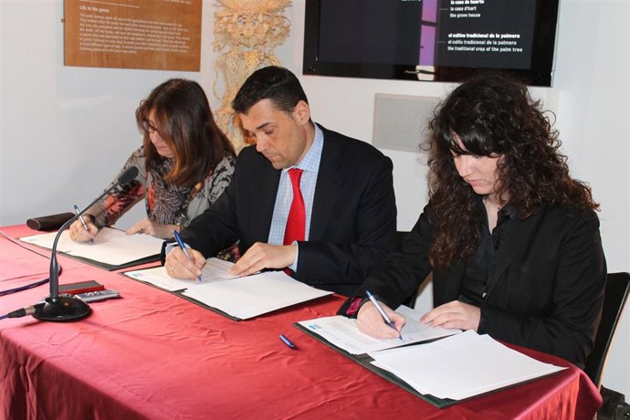 Firma del convenio entre el Ayuntamiento de Elche y la Universidad de Alicante