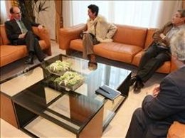 Cagigas con responsables de los cursos de verano de la UC