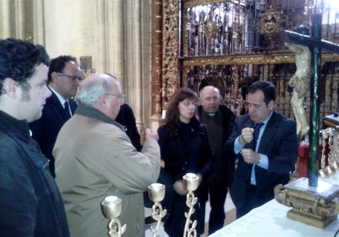 Entrega de la talla restaurada del Cristo del Vía Crucis de Medina de Rioseco
