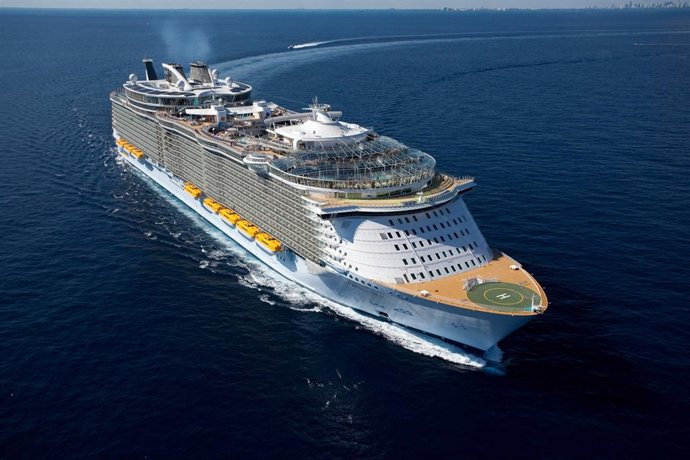 Aerial Oasis of the Seas - At Sea off Miami shorelineOasis of the Seas - Royal C