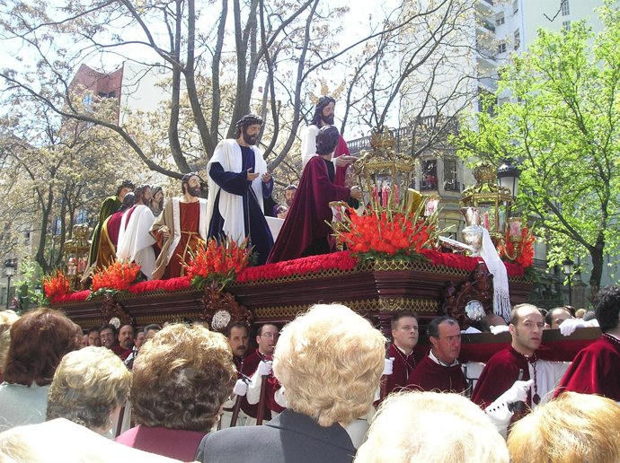 La Sagrada Cena Procesiona Este Jueves Santo En Cáceres      