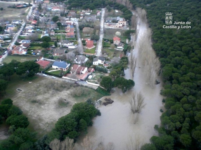 Desbordamiento del río Cega a su paso por Viana
