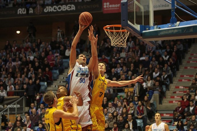 Salah Mejri Blusens Monbus - Herbalife Gran Canaria 
