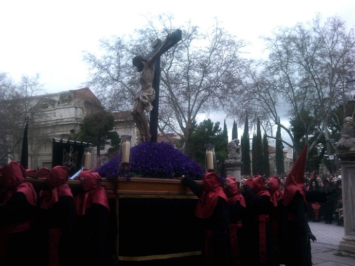 El Cristo de la Luz a su llegada a la Plaza de la Universidad 