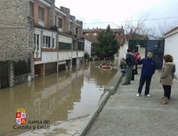 El deshielo, taponamiento de puentes y la crecida del Pirón, causas del desbordamiento del Cega en Viana (Valladolid)