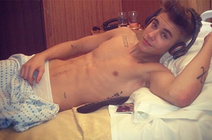 JUSTIN BIEBER