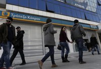 El Gobierno de Chipre se baja el sueldo y crea una comisión de investigación de la crisis