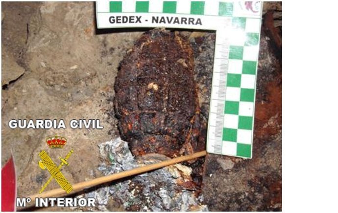 Granada de mano neutralizada por la Guardia Civil en la sierra de Urbasa.