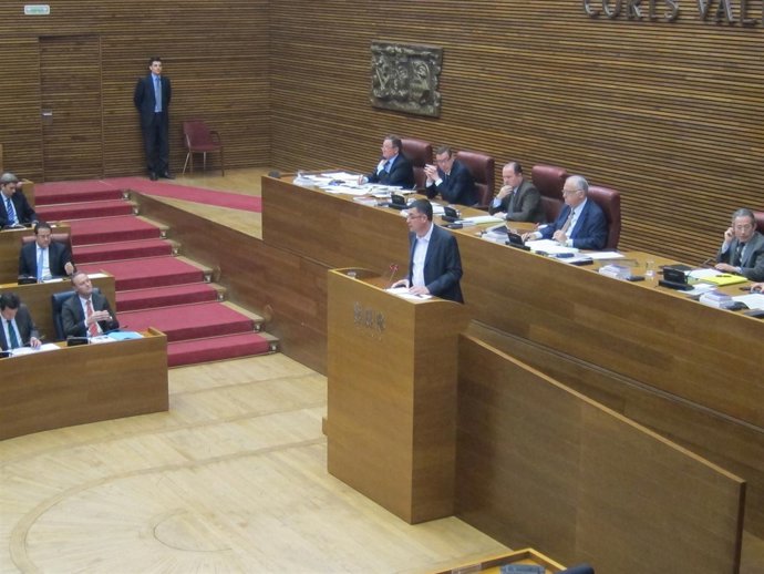 Enric Morera en el pleno de las Corts