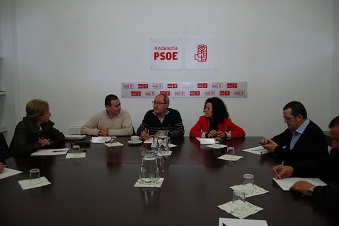 Reunión de miembros de PSOE-A y de UPA