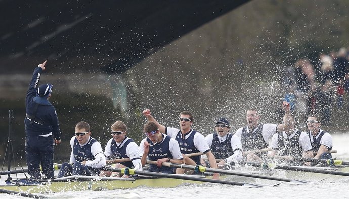 Oxford se impone a Cambridge en el Támesis