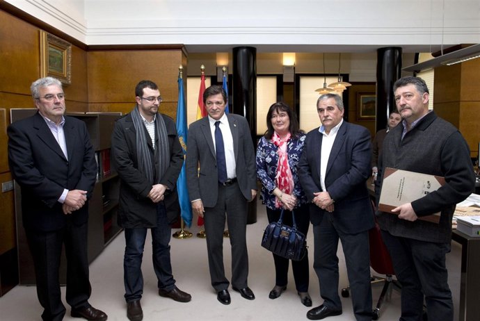 El presidente del Principado con representantes de Acom