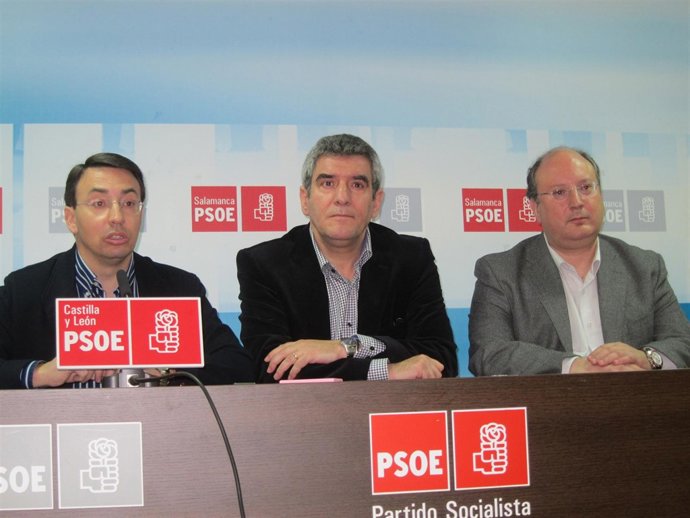 Julio Villarrubia (centro) con Fernando Pablos (izq) y Enrique Cabero (drcha)