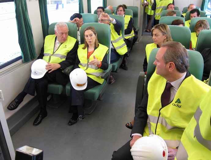 José Manuel García Margallo, Ana Pastor y Alberto Fabra (de perfil)