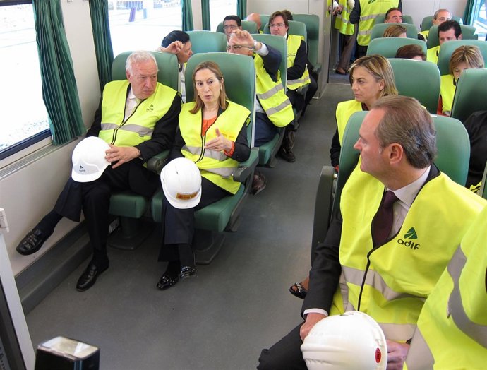 José Manuel García Margallo, Ana Pastor y Alberto Fabra (de perfil)