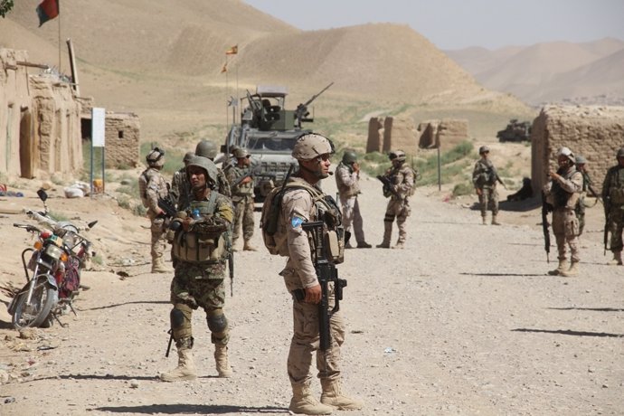 Militares Españoles Y Afganos En La Provincia De Badghis