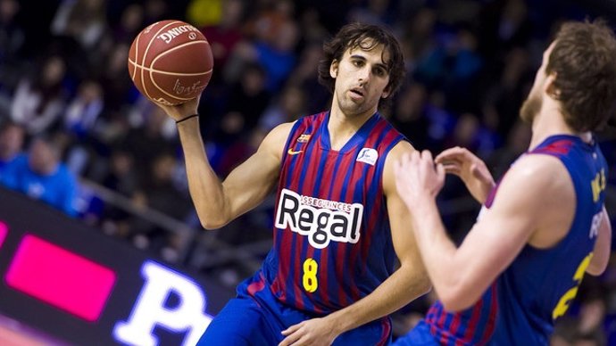 Víctor Sada y Joe Ingles, del FC Barcelona Regal