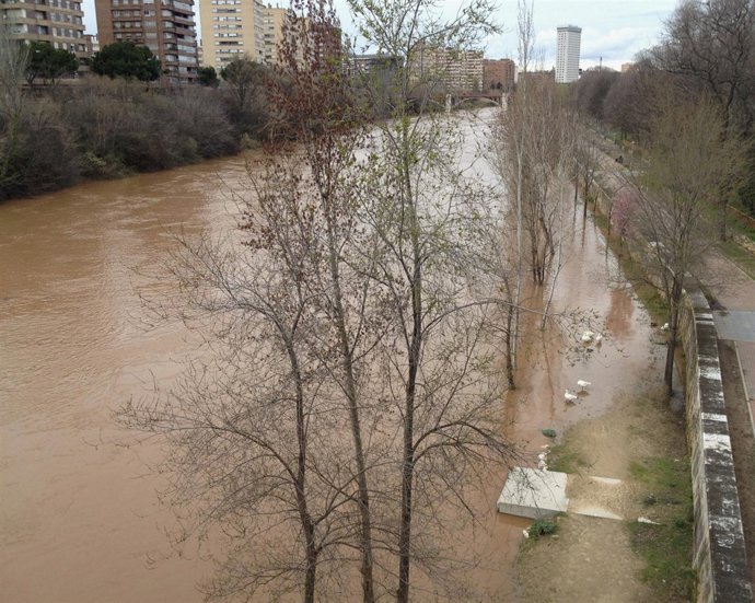Imagen del río Pisuerga, a su paso por el puente de Isabel la Católica