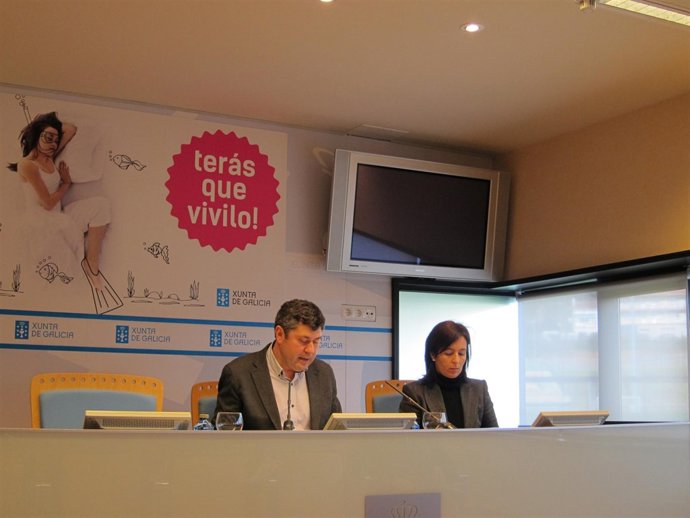 El director xeral de Xuventude, Ovidio Rodeiro, presenta la campaña de verano