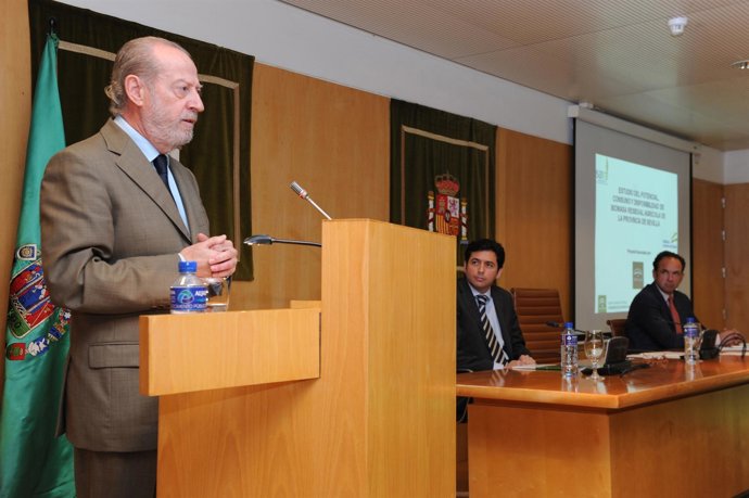 Villalobos, hoy en rueda de prensa 