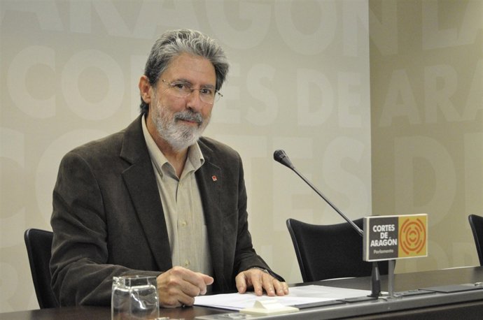 El portavoz del grupo parlamentario de IU, Adolfo Barrena