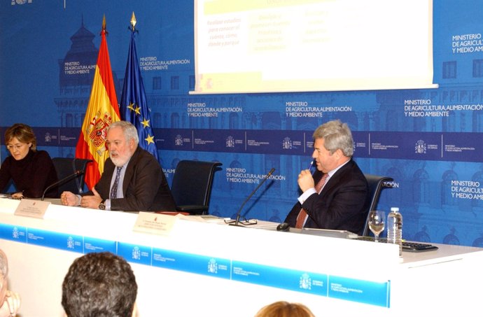 El ministro Miguel Arias Cañete presenta  'Más alimentos, menos desperdicio'